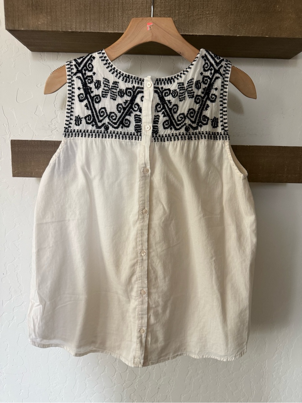 Lucky Brand|Sleeveless Cotton beige Embroidered Button-Back Top•••Small & boho